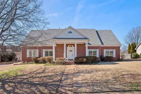 1053 Woodland Trace Ln, Cordova, TN 38018
