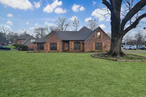 9554 Sequoia Point Cv, Lakeland, TN 38002