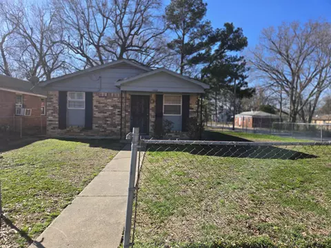 1645 Ash St, Memphis, TN 38108