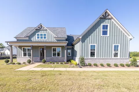 75 Highland Park Dr, Oakland, TN 38060