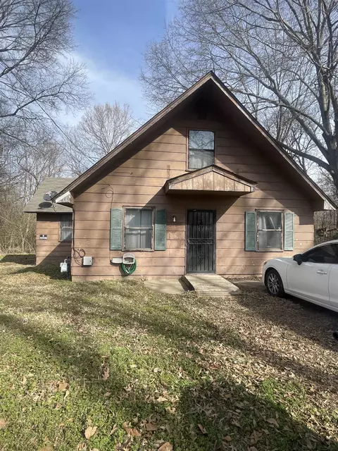 210 Gillespie Dr, Covington, TN 38019 photo 1