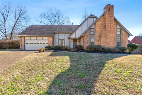 8215 Winnton Cv, Germantown, TN 38138
