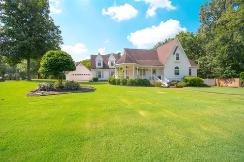 1040 Autumn Oaks Cir, Collierville, TN 38017