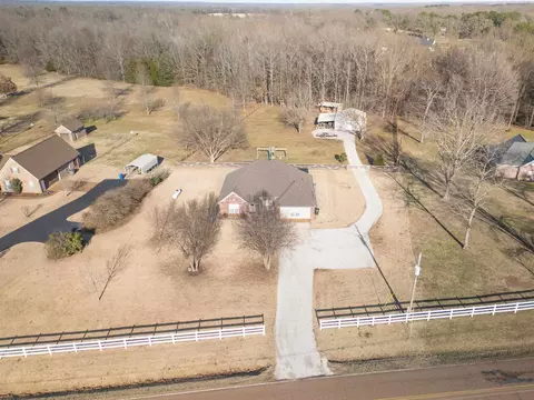 5590 Feathers Chapel Dr, Somerville, TN 38068