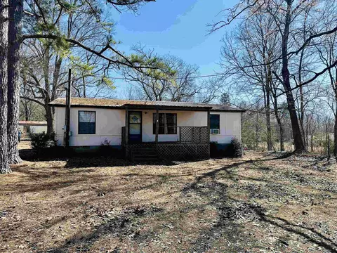 535 Hamburg Rd, Michie, TN 38357