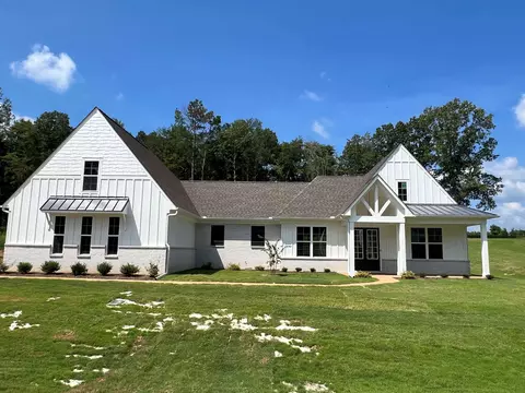 215 Drake Dr, Piperton, TN 38017