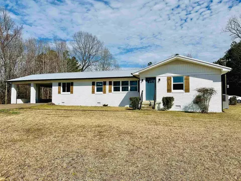 2317 Higginbottom Rd, Selmer, TN 38375