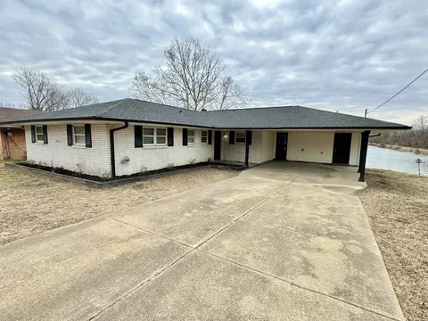 2009 W Holmes Rd, Memphis, TN 38109