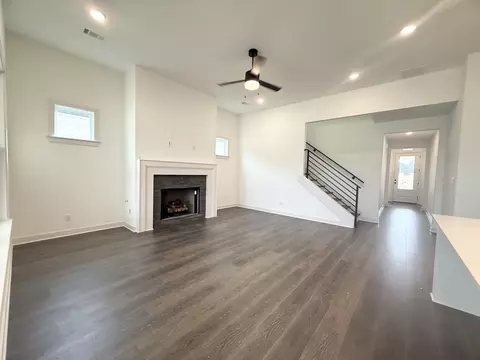 Living - 6901 Johnstown Ln, Bartlett, TN 38135 photo 2 of 2