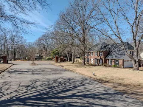 Exterior - 935 Winleaf Dr, Collierville, TN 38017 photo 11 of 12
