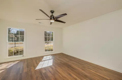 Living - 935 Winleaf Dr, Collierville, TN 38017 photo 3 of 3