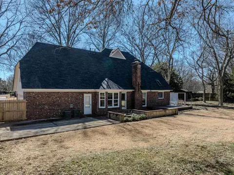 Exterior - 935 Winleaf Dr, Collierville, TN 38017 photo 4 of 12