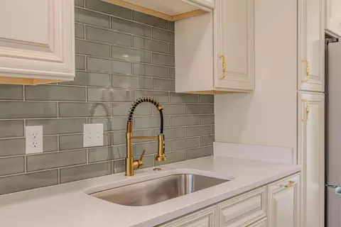Kitchen - 935 Winleaf Dr, Collierville, TN 38017 photo 4 of 5