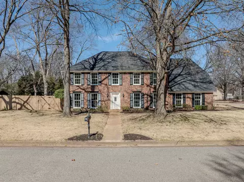 Exterior - 935 Winleaf Dr, Collierville, TN 38017 photo 8 of 12