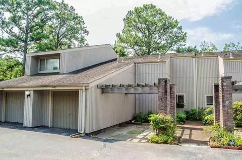 4749 Oakbrook Ct, Memphis, TN 38117