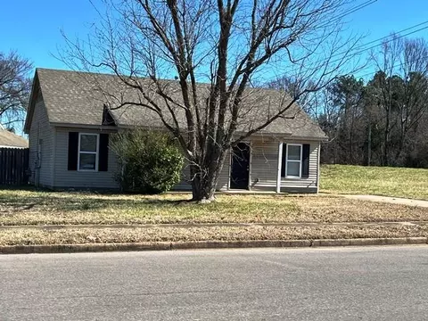 3778 Windermere Dr, Memphis, TN 38128