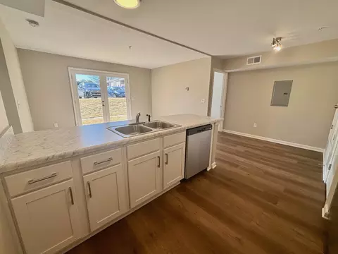 6700 Whispering Oak Pl #1, Memphis, TN 38120