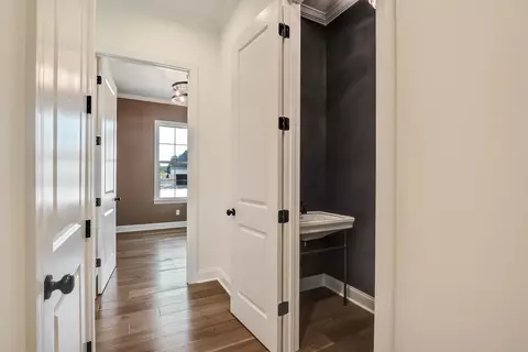 Entry Way - 237 Beckham Dr, Collierville, TN 38017 photo 2 of 3