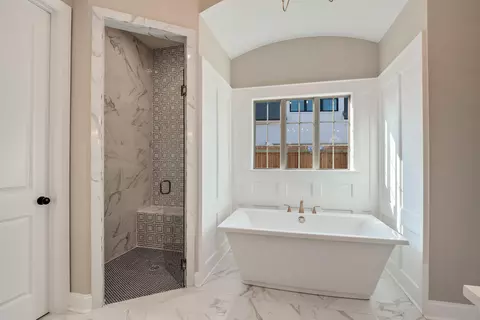 Bath - 237 Beckham Dr, Collierville, TN 38017 photo 1 of 8