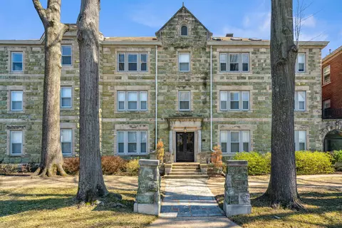 1118 Poplar Ave #7, Memphis, TN 38105
