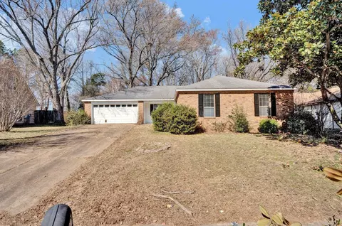 6826 Starkenburg Ln, Memphis, TN 38115