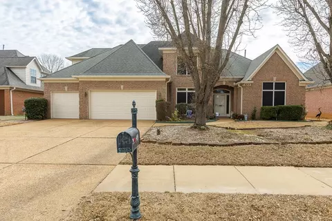 489 Hunters Mill Cv, Collierville, TN 38017