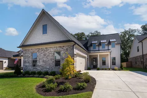 160 Lafayette Crossing Dr, Rossville, TN 38066