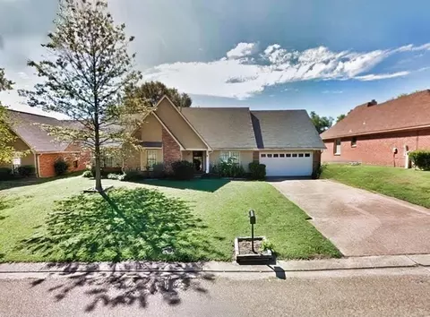 6737 Lake Point Cir, Memphis, TN 38141