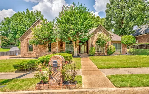 8870 Bazemore Rd, Cordova, TN 38018