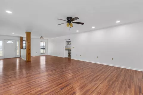 Living - 735 W Hwy 72 Hwy W, Walnut, MS 38683 photo 1 of 4