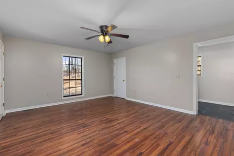 Living - 735 W Hwy 72 Hwy W, Walnut, MS 38683 photo 4 of 4