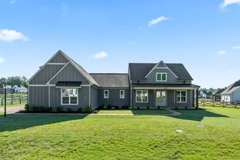 205 Burrow Dr, Piperton, TN 38017