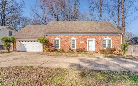 8430 Sherman Oaks Dr, Germantown, TN 38139
