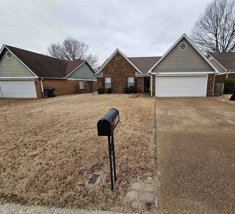 3721 N Sungate Dr, Bartlett, TN 38135