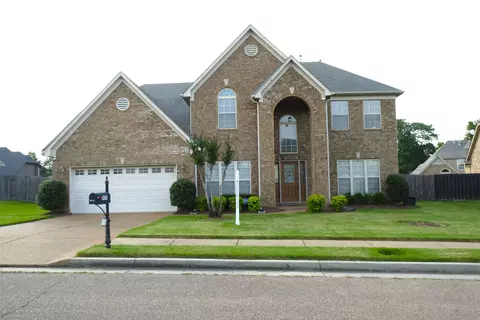 9006 River Pine Dr, Cordova, TN 38016