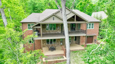 100 Porch Swing Cv, Savannah, TN 38372