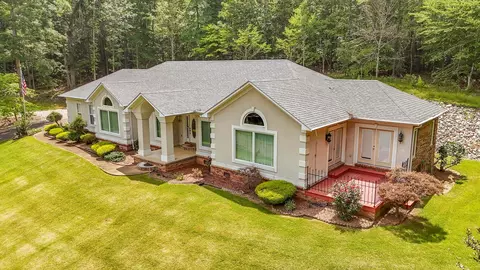 1255 Twin View Cir, Selmer, TN 38375