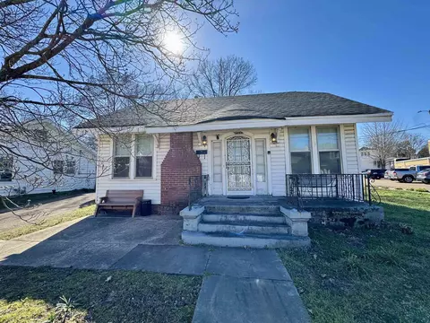 711 S Main St, Covington, TN 38019