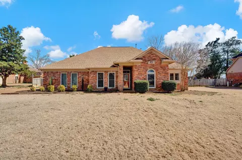 4334 Old Forest Rd, Memphis, TN 38125