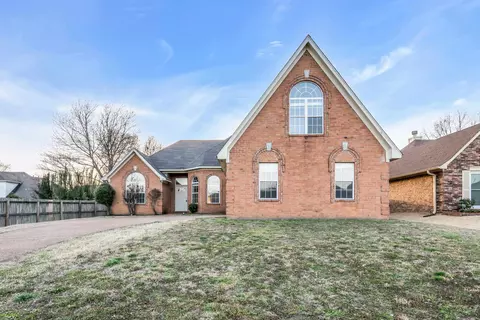 1375 Siskin Dr, Cordova, TN 38016
