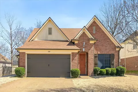 1328 Carlton Ridge Dr, Cordova, TN 38016