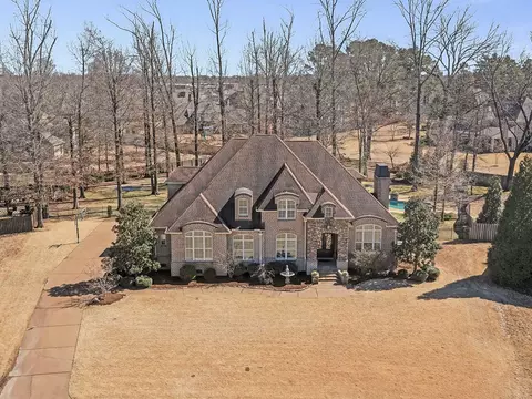 50 N Spring Dr, Jackson, TN 38305