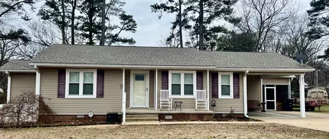 617 Circle Dr, Halls, TN 38040