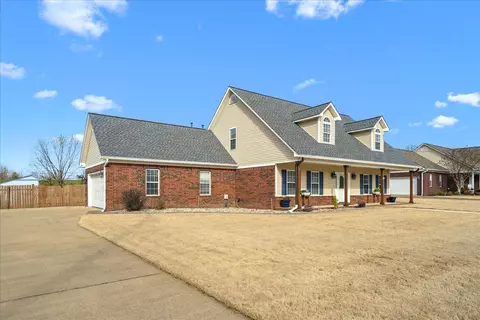 308 Windy Oaks Dr, Munford, TN 38058