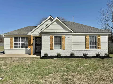 62 W Harmony Dr, Mason, TN 38049