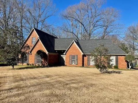 115 Country Forest Dr, Oakland, TN 38060