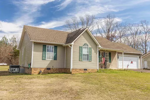 429 Twin View Cir, Selmer, TN 38375