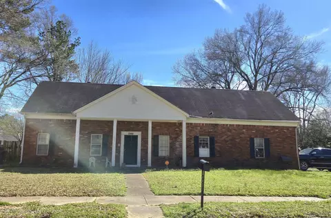 2984 Egan Dr, Memphis, TN 38115