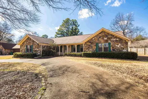 2951 Cane Creek Dr, Germantown, TN 38138