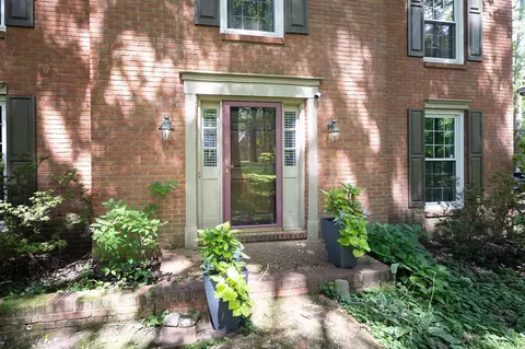 2455 Howard Rd, Germantown, TN 38138